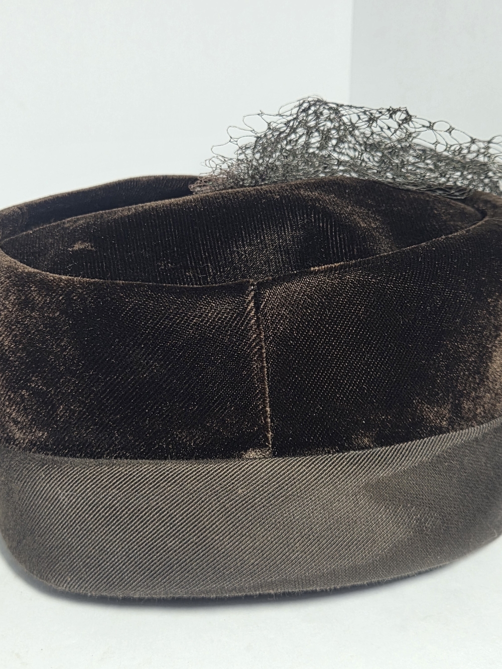 Vintage 1950s 1960s Brown Velvet Pillbox Hat Toque Birdcage Veil Netting
